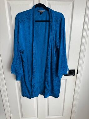 Victoria's Secret  Lace Kimono Robe bundle (2)